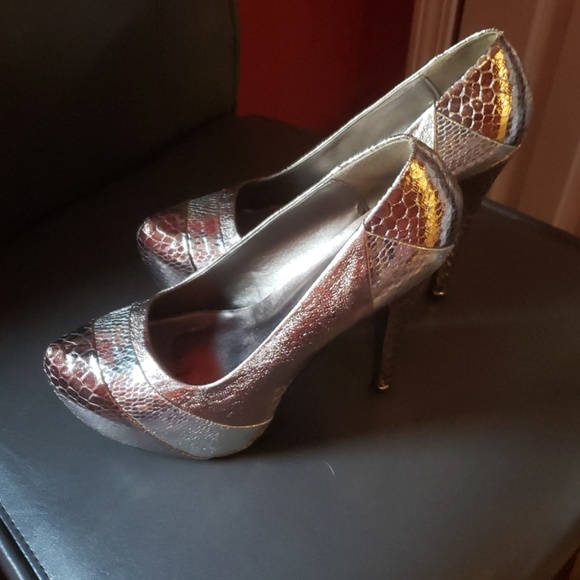 Shoes - Picture 2 of 2